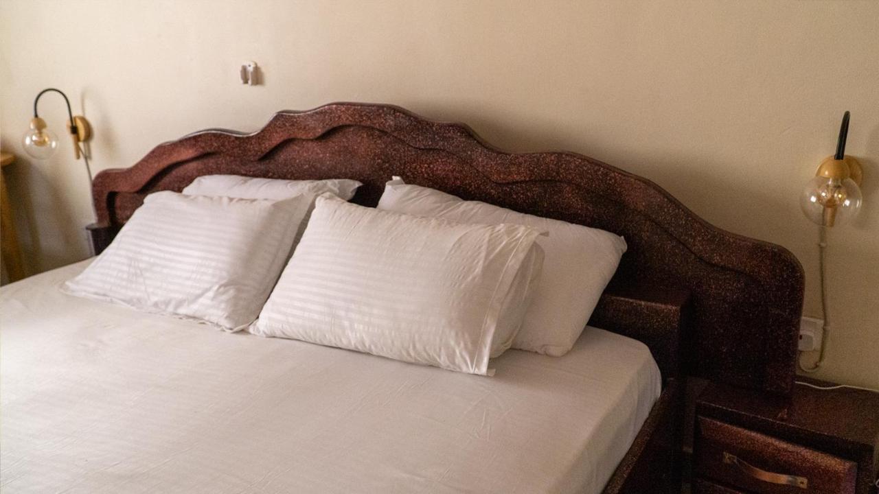 Sign Of Silence Hostel Кумаси Екстериор снимка
